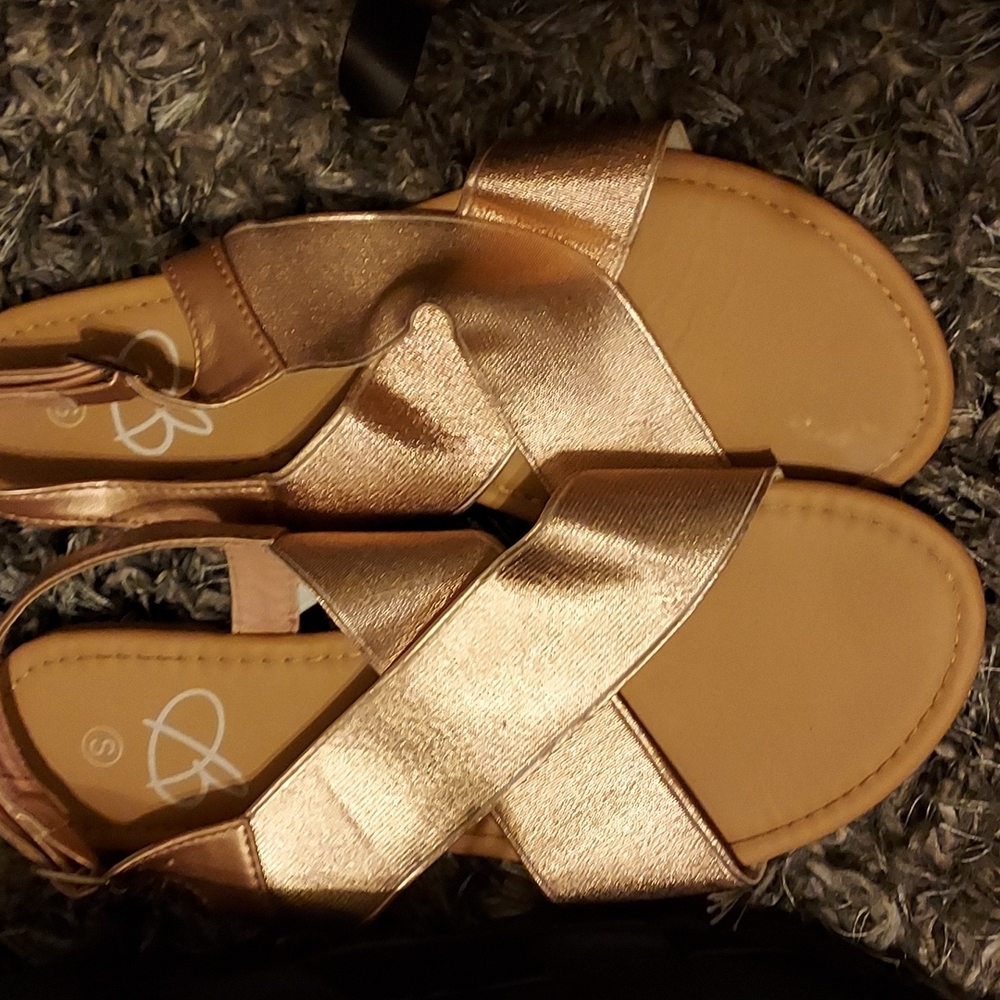 Small shoe bundle. - Picture 3 of 7